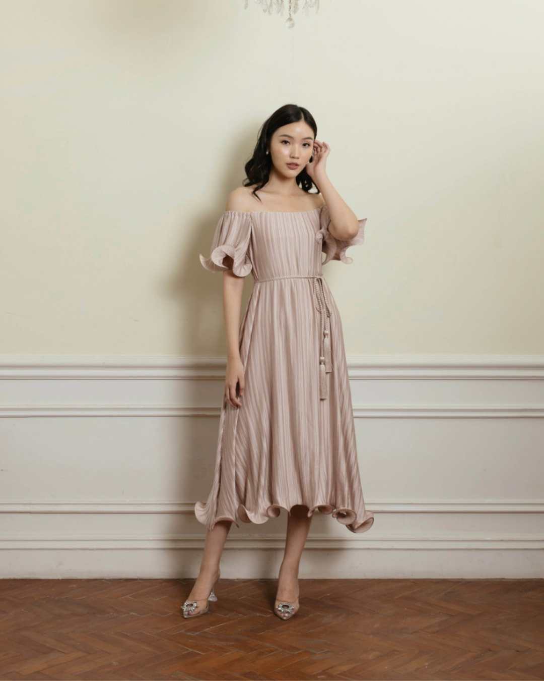 Sofia Pleated dress in Champange