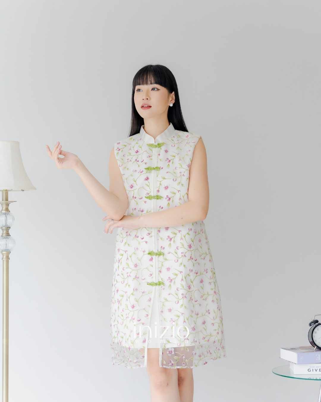 Sophia White Flower Cheongsam