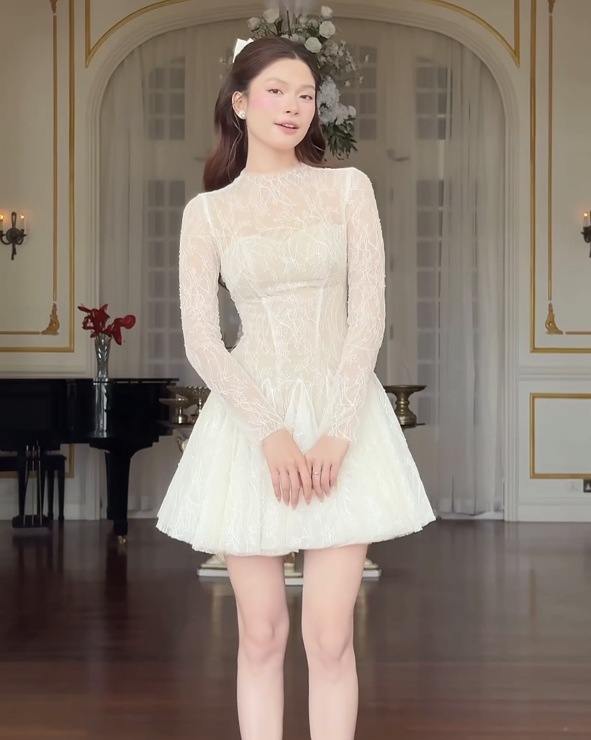 Veliana in off-white