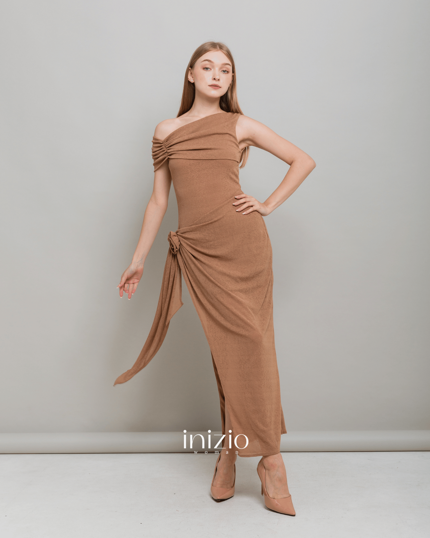 Elise dress in Brown