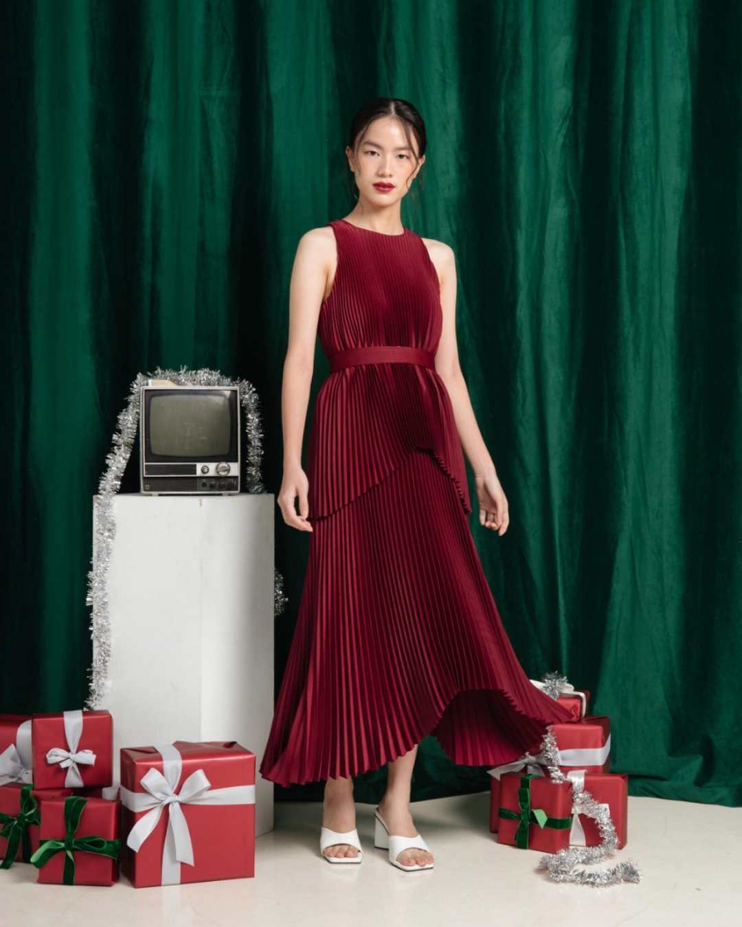 Suzy dress in Maroon
