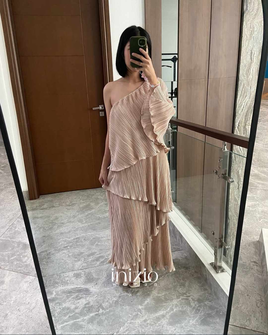 Lita Pleats dress in Champange